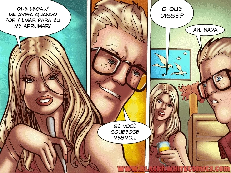 Nerd safado grava putaria no quarto dos pais com câmera espiã em hentai de incesto